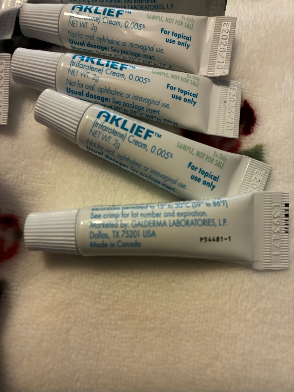 Aklief Topical Cream Tubes - White & Blue 18 -2 gram tubes! Acne Cream -NEW - Picture 2 of 3